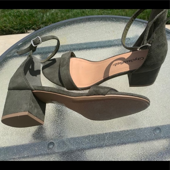 Green suede strapped sandal heel - Picture 3 of 4